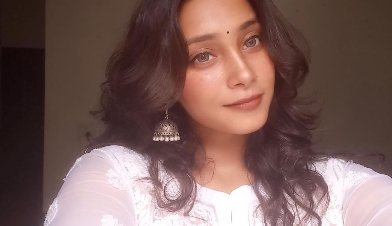 Garima Eyes Background